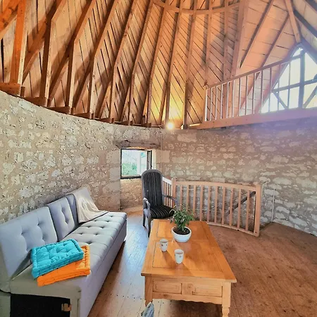 Vakantiehuis Chaleureux Moulin En Pierre Avec Maison Attenante *
