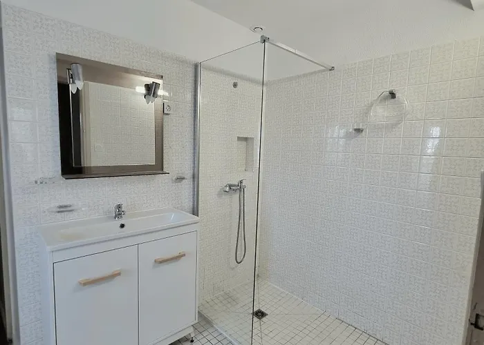 Chaleureux Moulin En Pierre Avec Maison Attenante